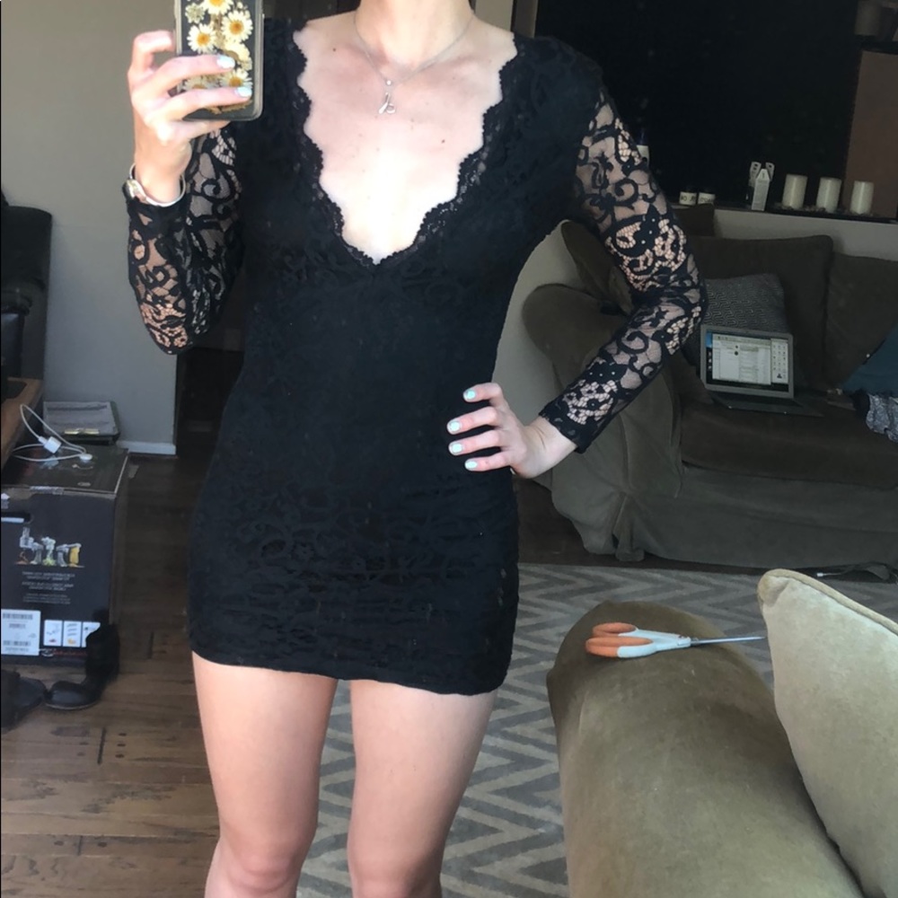 Black lace long sleeve Tobi dress